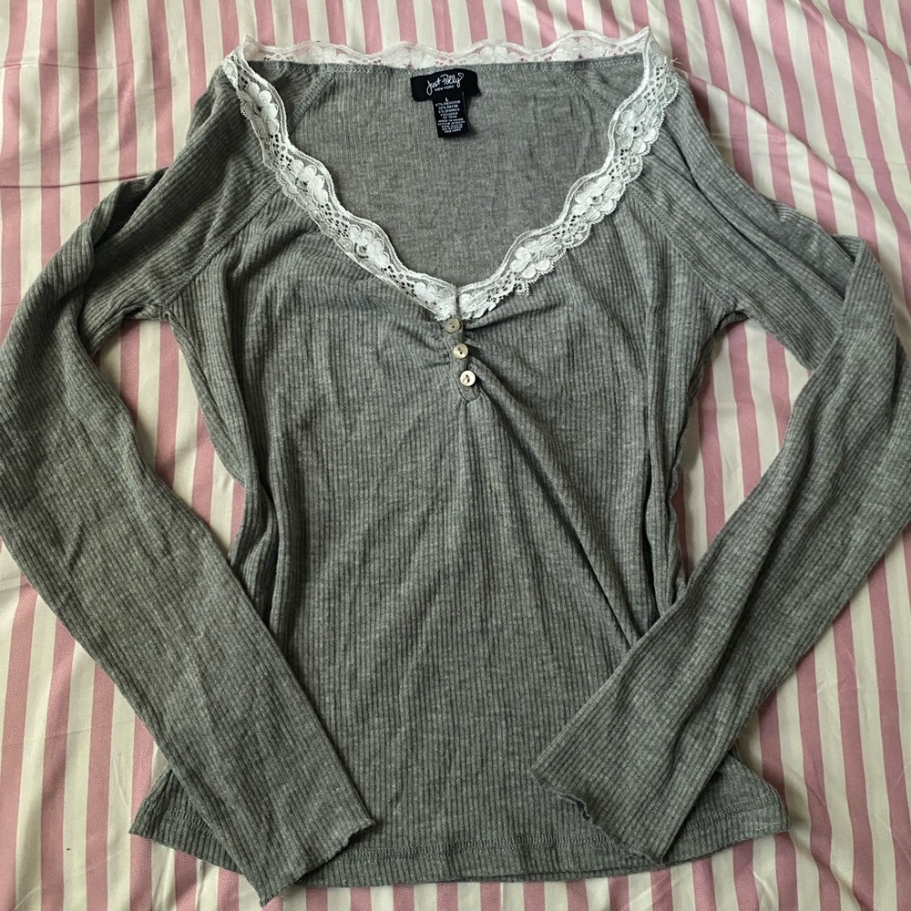 SOLD!! | Y2K Gray Lace Trim Ribbed Top